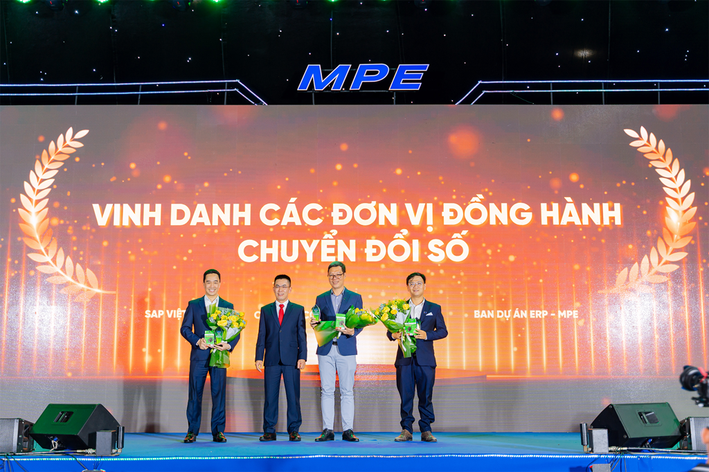 MPE vinh danh các đơn vị đồng hành chuyển đổi xanh